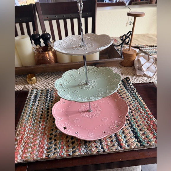 Tiered dessert platter pastels - Picture 2 of 8